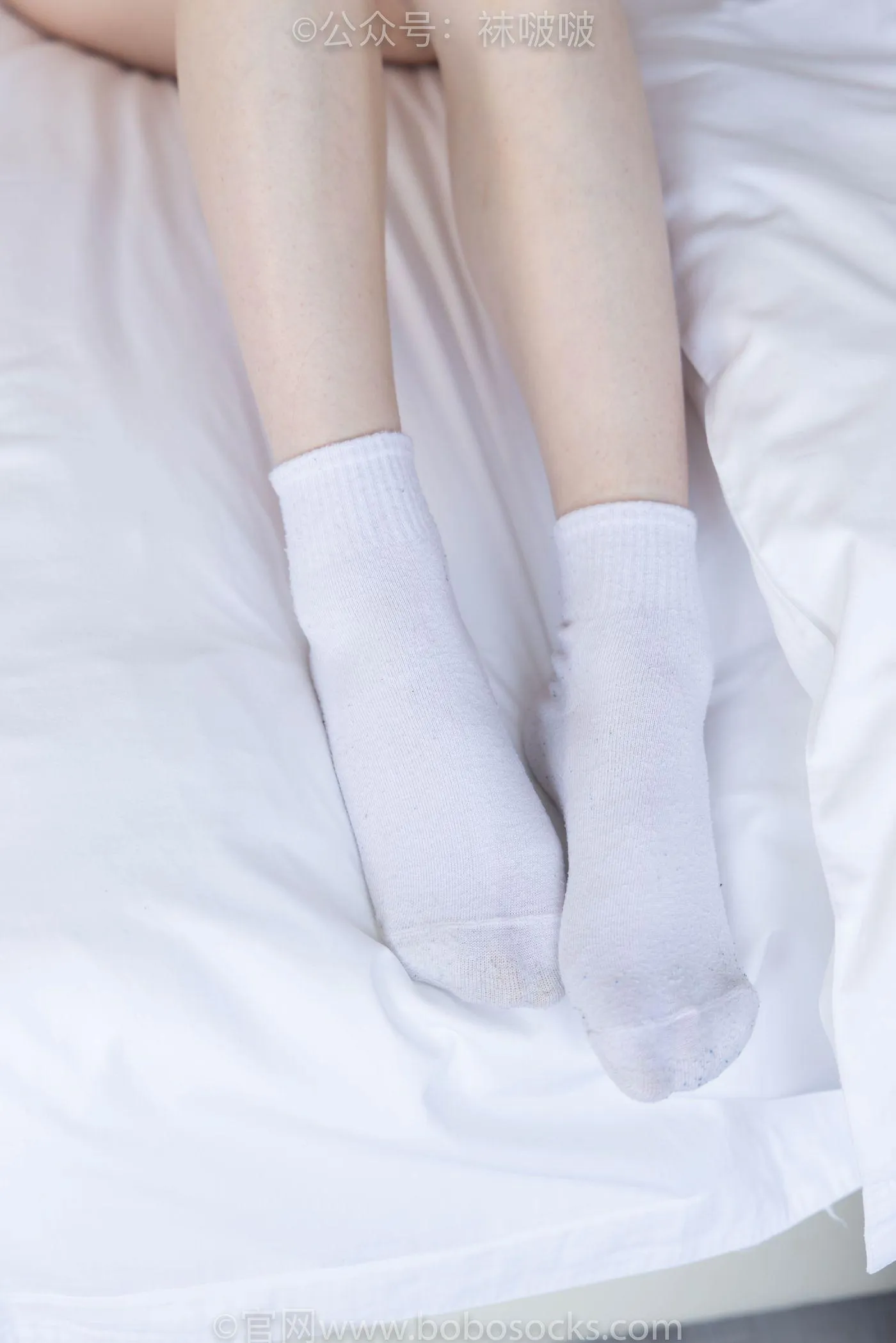 [BoBoSocks袜啵啵]NO.084 苏苏-运动鞋、日常所穿白棉袜、裸足 [140P]插图2